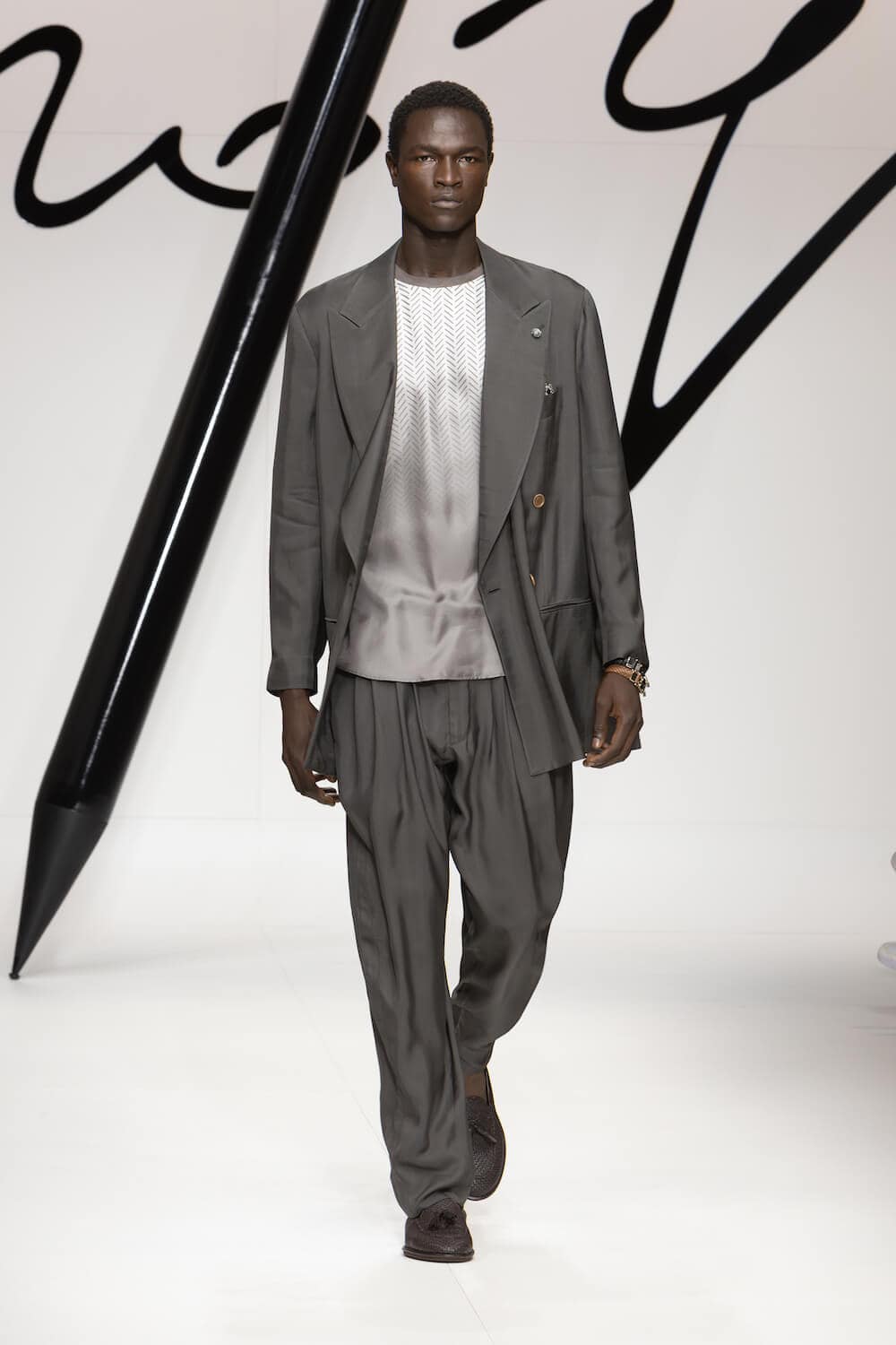Giorgio Armani: Menswear SS24 - 10 Magazine